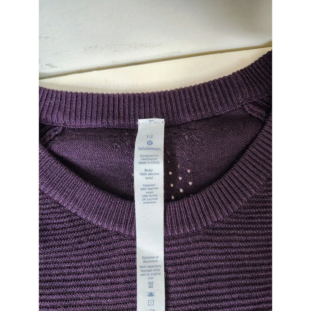 Lululemon simple wool crewneck pullover sweater Size 12